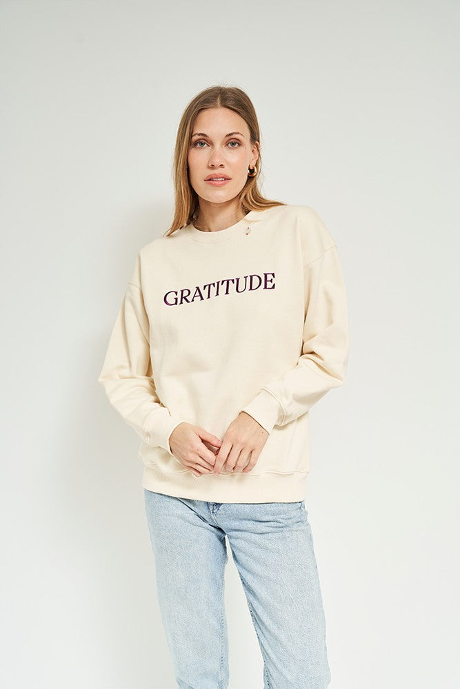 
                      
                        SUDADERA GRATITUDE
                      
                    