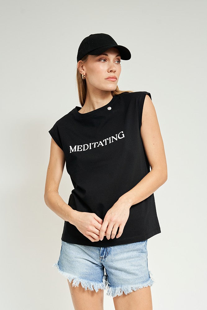 
                      
                        BLUSA MEDITATING
                      
                    